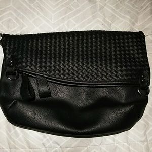 Chinese Laundry oversized clutch/crossbody